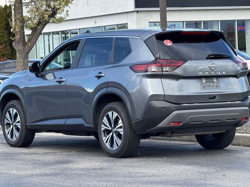 Used 2023 Nissan Rogue SV image 6