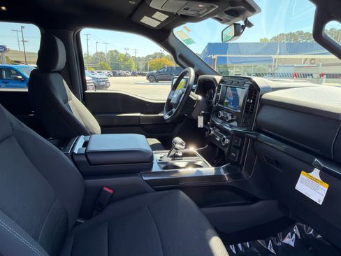Used 2022 Ford F150 XLT w/ Equipment Group 301A Mid AWD/4WD image 9