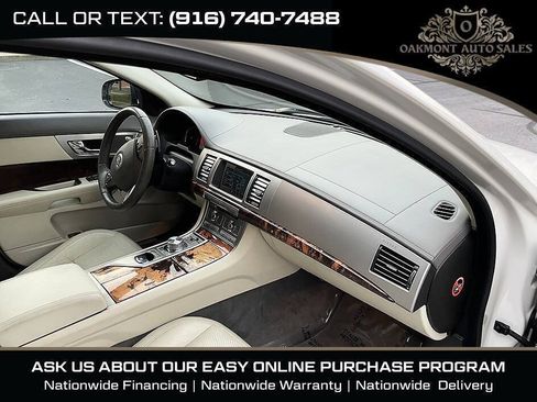 Used 2010 Jaguar XF Premium RWD image 12