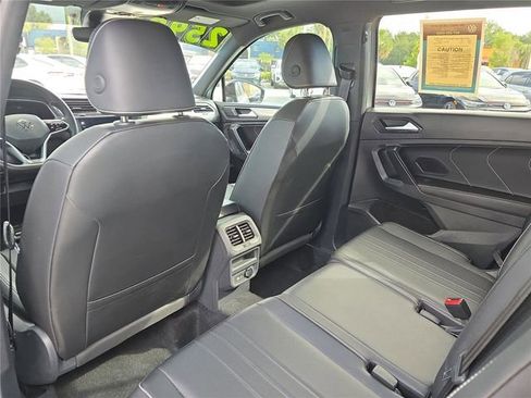 Used 2024 Volkswagen Tiguan SE R-Line FWD image 11