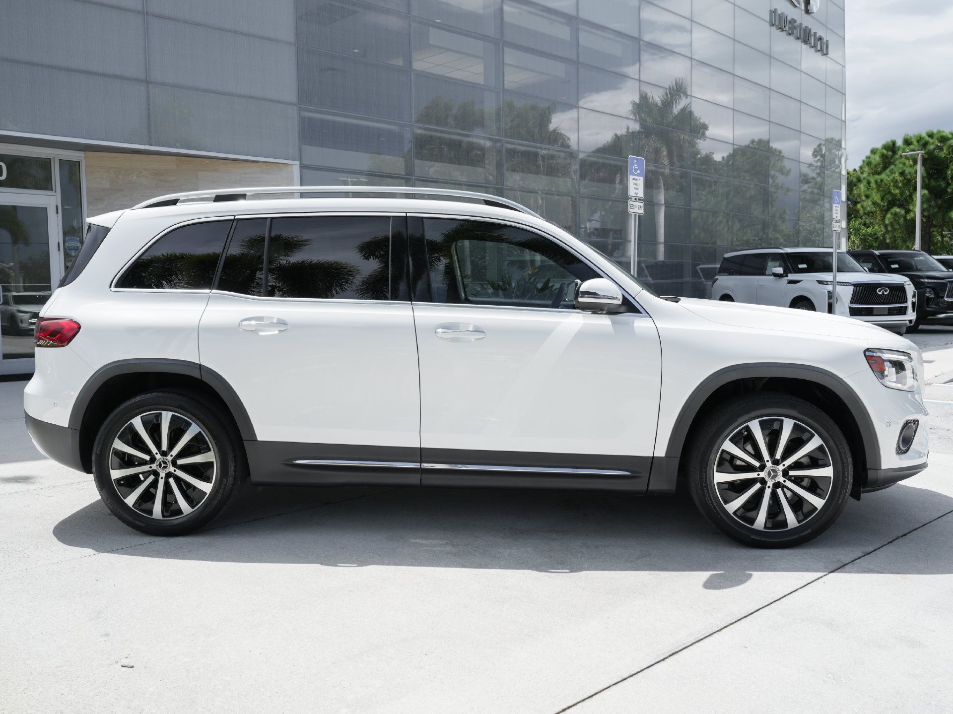 Used 2022 Mercedes-Benz GLB 250 image 27