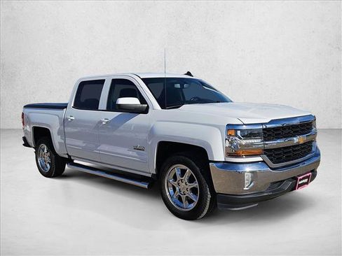 Used 2018 Chevrolet Silverado 1500 LT w/ Texas Edition image 3