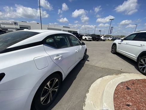 Used 2022 Nissan Sentra SV image 10