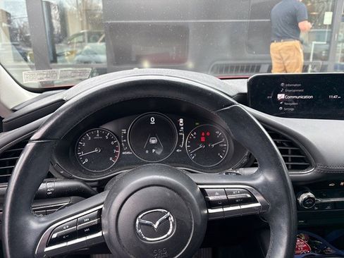 Used 2019 MAZDA MAZDA3 Premium image 5