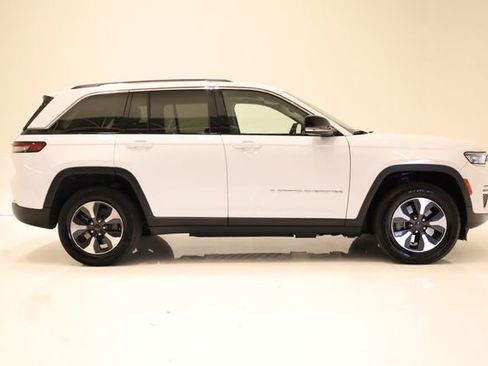 Used 2023 Jeep Grand Cherokee 4WD 4xe image 4