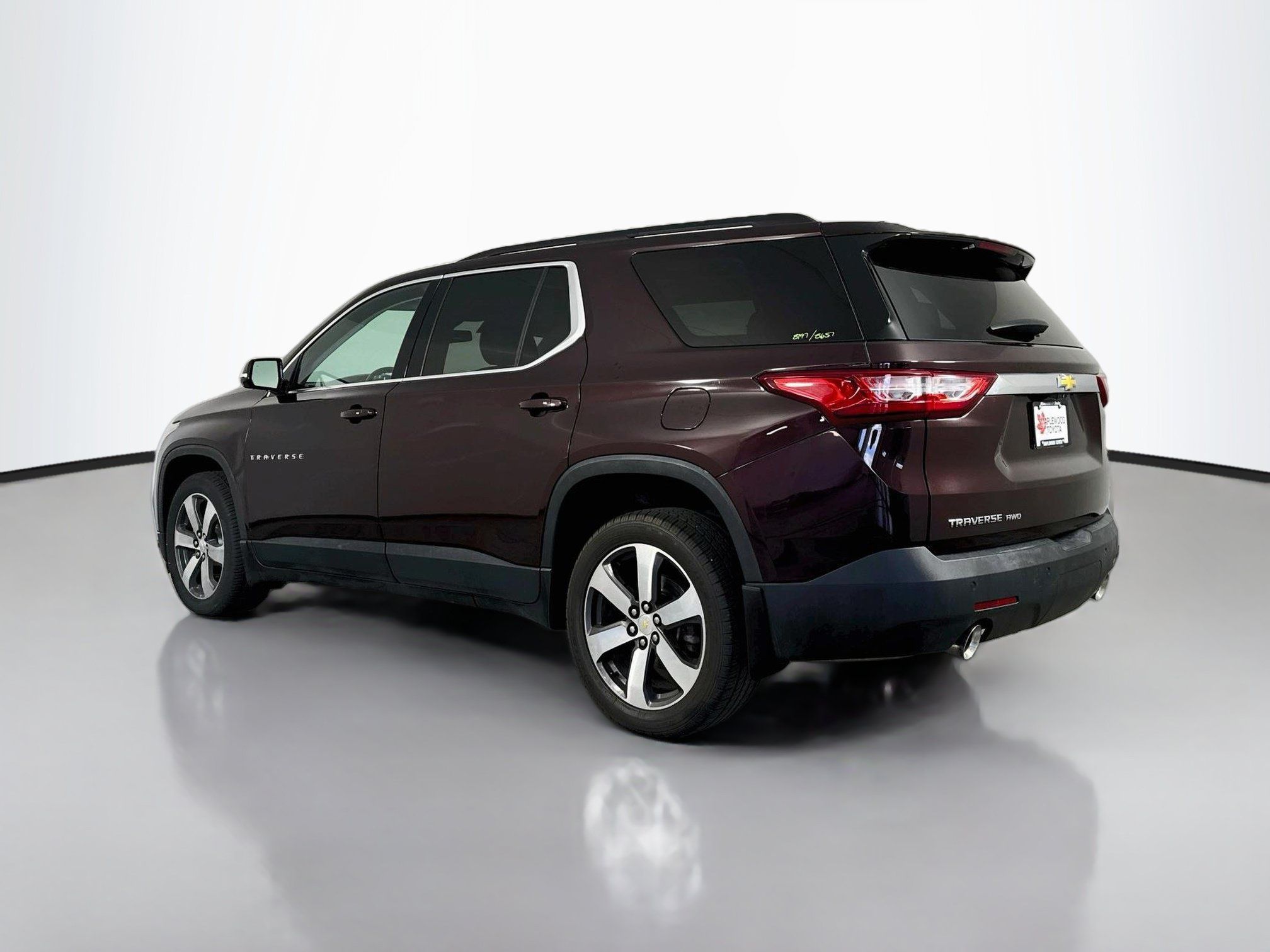 Used 2019 Chevrolet Traverse LT w/ LT Premium Package AWD/4WD image 5