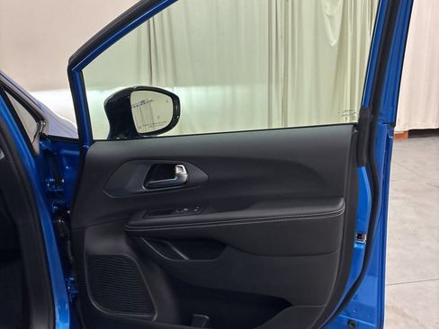 New 2026 Chrysler Pacifica Select w/ S Appearance Package FWD image 34