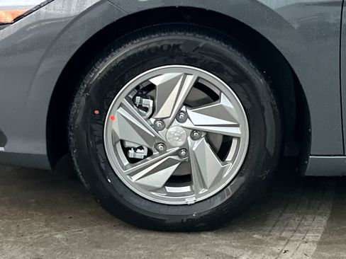 New 2026 Hyundai Elantra SE FWD image 24