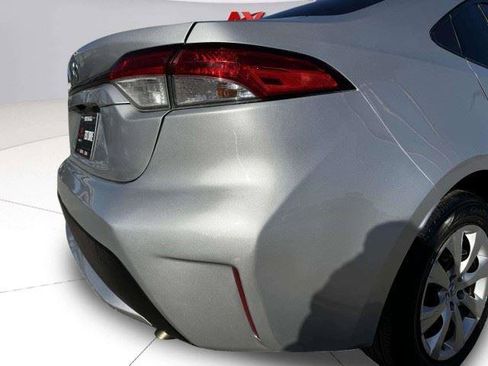 Used 2020 Toyota Corolla LE FWD image 16