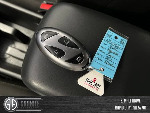 Used 2025 Hyundai Kona SEL FWD image 24
