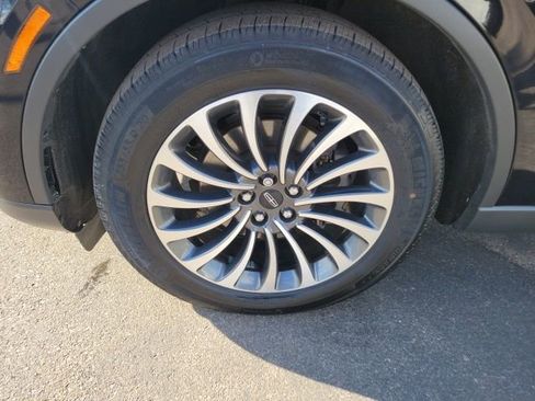 Certified 2024 Lincoln Aviator Reserve w/ Elements Package Plus image 16