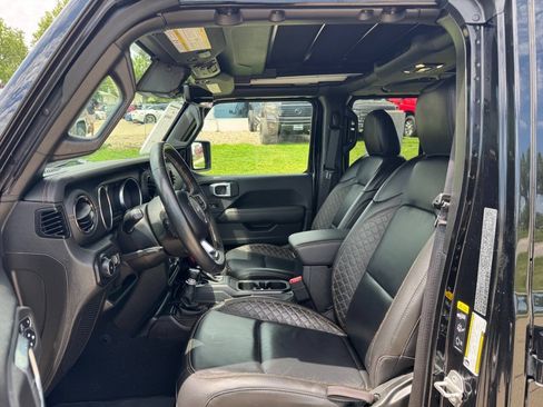 Used 2021 Jeep Wrangler Unlimited Sahara AWD/4WD image 13