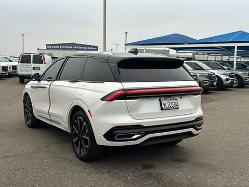 Used 2024 Lincoln Nautilus Reserve image 5