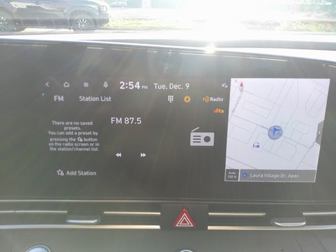 Used 2023 Hyundai Elantra SEL w/ Convenience Package image 25