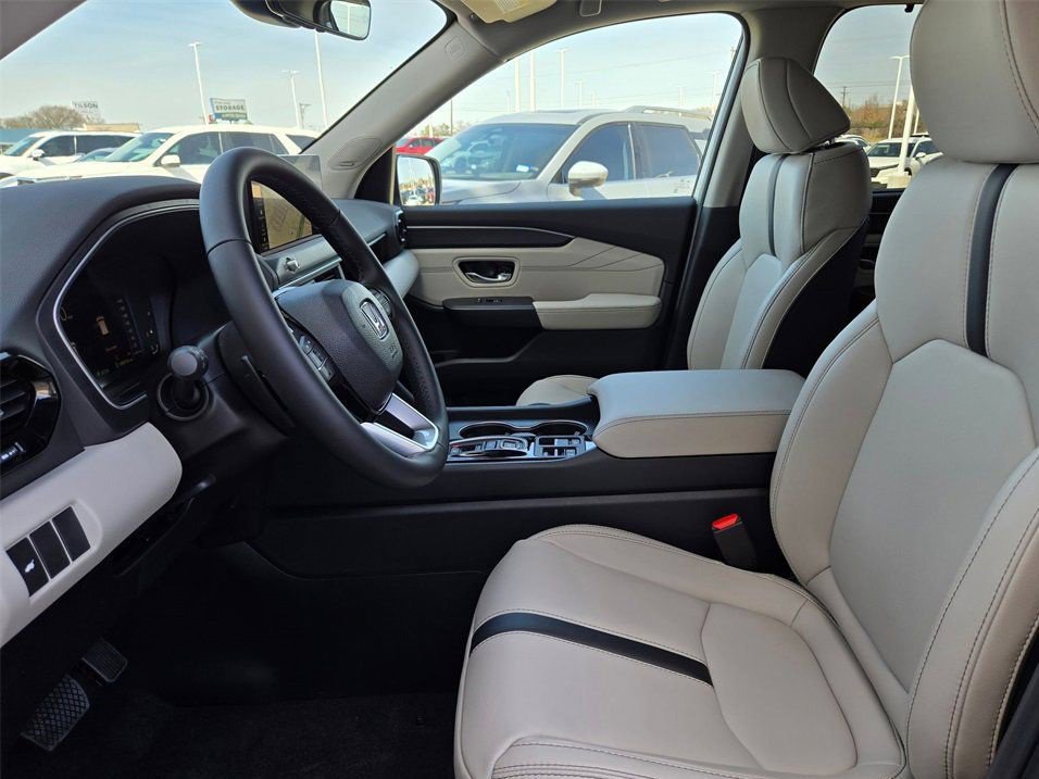 New 2026 Honda Pilot Touring image 12