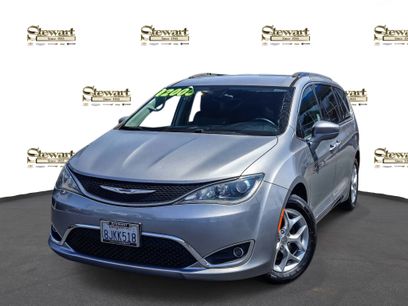 Used 2017 Chrysler Pacifica Touring-L w/ Tire & Wheel Group