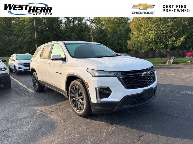 Certified 2023 Chevrolet Traverse RS image 1