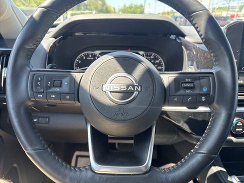 Used 2023 Nissan Pathfinder SL w/ SL Premium Package AWD/4WD image 18