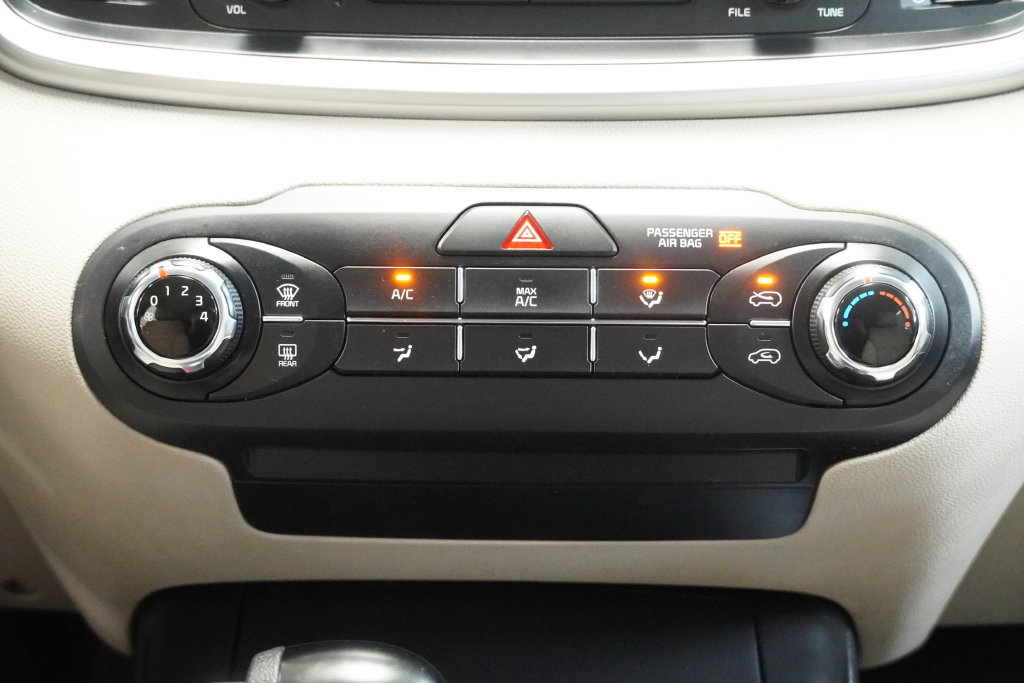 Used 2018 Kia Sorento LX AWD/4WD image 21