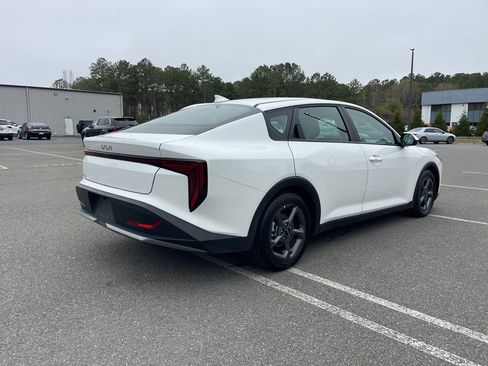 Used 2025 Kia K4 FWD image 5