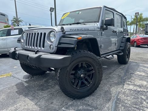 Used 2015 Jeep Wrangler Unlimited Rubicon w/ Connectivity Group AWD/4WD image 1