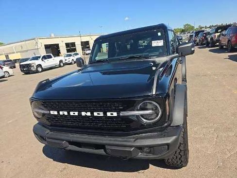 Used 2025 Ford Bronco Outer Banks AWD/4WD image 3