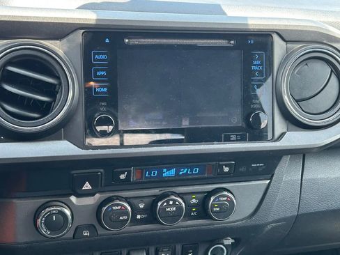 Used 2019 Toyota Tacoma TRD Off-Road w/ TRD Premium Off Road Package image 21