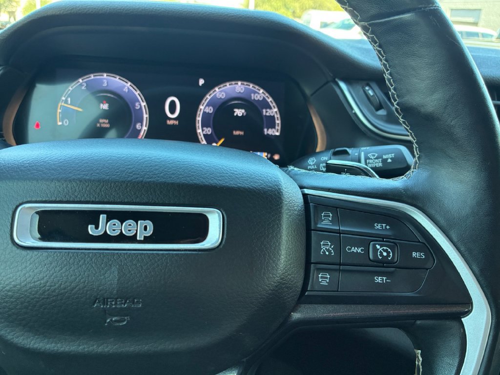 Used 2021 Jeep Grand Cherokee L Laredo w/ Luxury Tech Group I AWD/4WD image 12