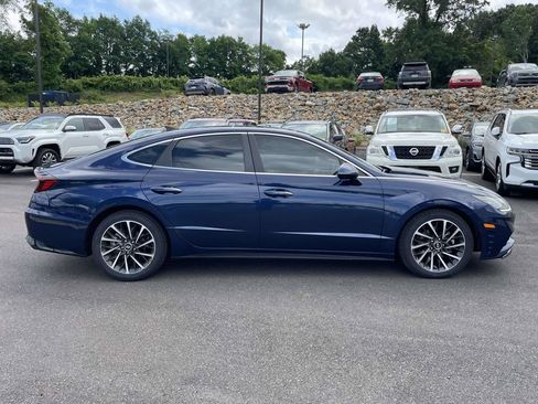 Used 2022 Hyundai Sonata Limited FWD image 2