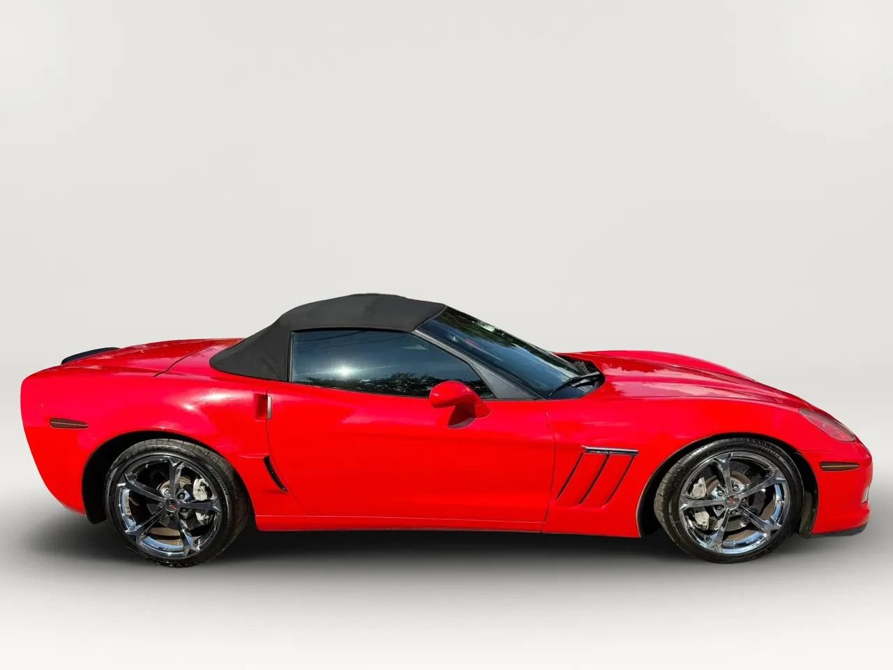 Used 2013 Chevrolet Corvette Grand Sport w/ 3LT Preferred Equipment Group RWD image 2