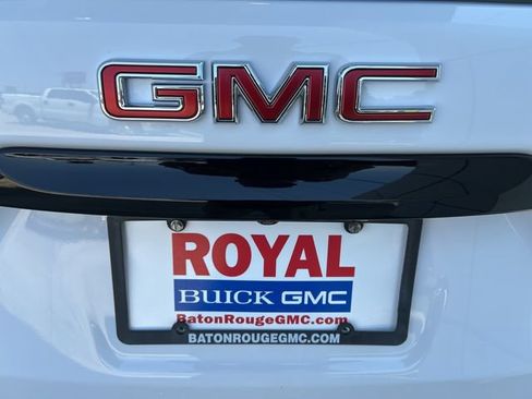 Used 2023 GMC Terrain SLE w/ Elevation Edition FWD image 26