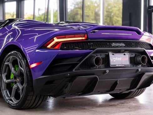 Used 2023 Lamborghini Huracan EVO RWD image 16