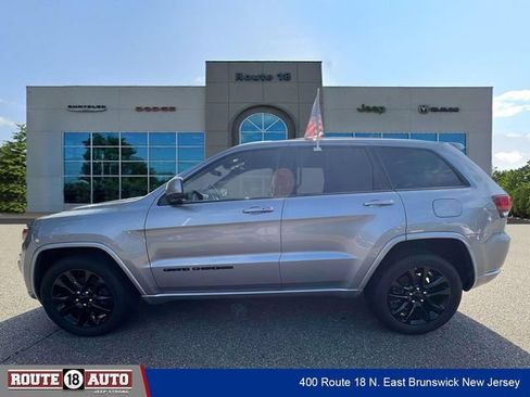 Used 2021 Jeep Grand Cherokee Laredo X AWD/4WD image 6