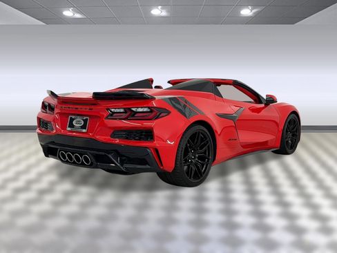 Used 2024 Chevrolet Corvette Z06 RWD image 9