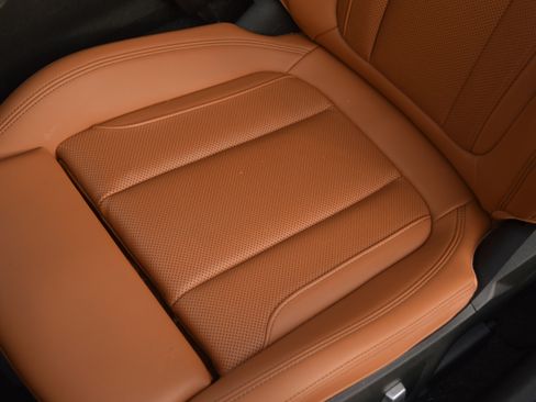 Certified 2024 BMW 430i Convertible w/ M Sport Package image 33