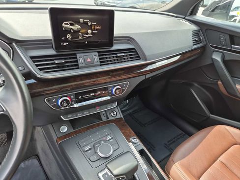 Used 2020 Audi Q5 2.0T Premium w/ Convenience Package image 23