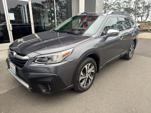 Used 2022 Subaru Outback Touring AWD/4WD image 2