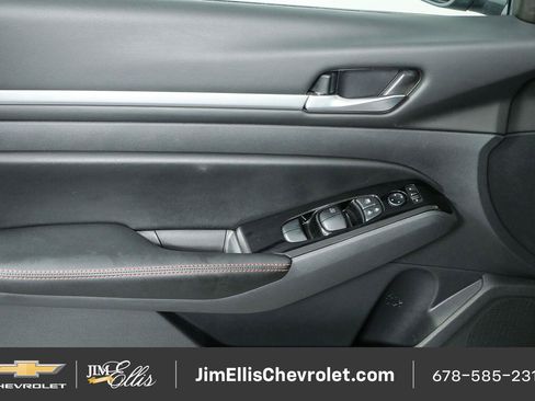 Used 2024 Nissan Altima 2.5 SR FWD image 6