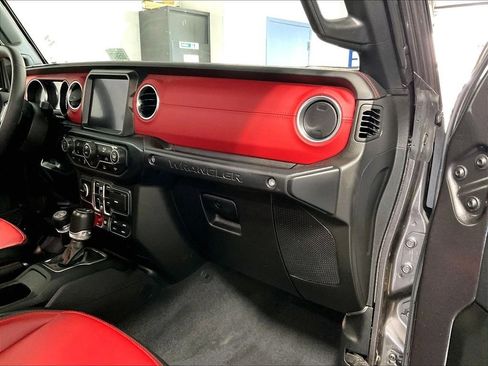 Used 2023 Jeep Wrangler Unlimited Rubicon 4xe AWD/4WD image 13