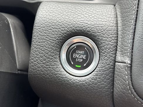 Used 2022 GMC Yukon XL Denali AWD/4WD image 37