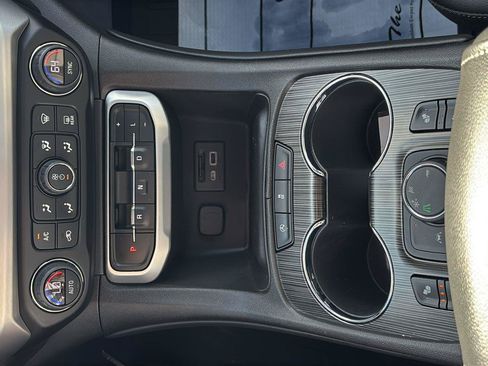 Certified 2023 GMC Acadia SLT w/ Technology Package FWD image 37