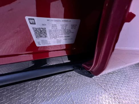 Used 2024 Chevrolet Traverse RS image 43