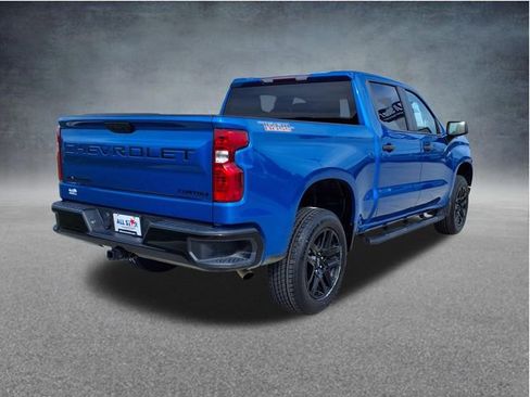 Used 2023 Chevrolet Silverado 1500 Custom Trail Boss w/ LPO, Dark Essentials Package AWD/4WD image 9