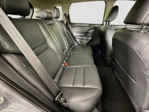 Used 2025 Nissan Rogue SL FWD image 27