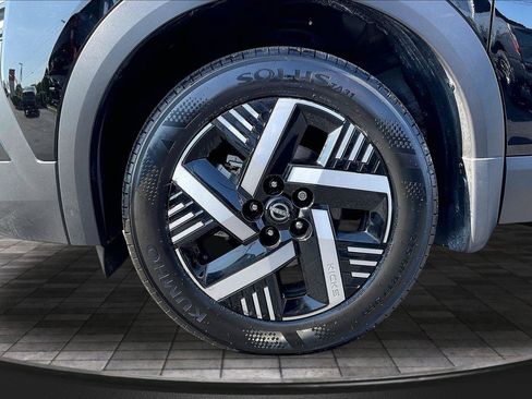 Certified 2025 Nissan Kicks SV FWD image 10