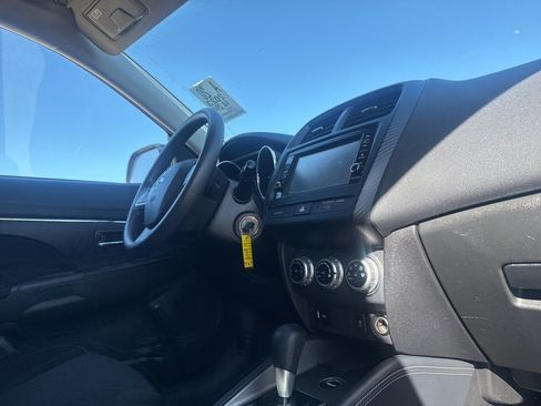 Used 2023 Mitsubishi Outlander Sport ES image 27