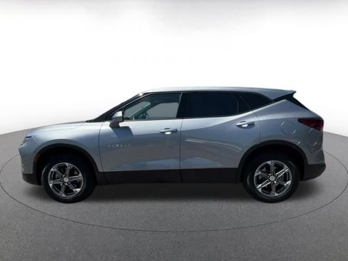 Used 2025 Chevrolet Blazer LT FWD image 9