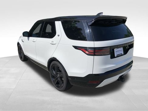 Certified 2025 Land Rover Discovery Dynamic SE image 6