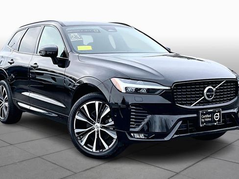 Used 2023 Volvo XC60 B5 Plus w/ Climate Package image 3