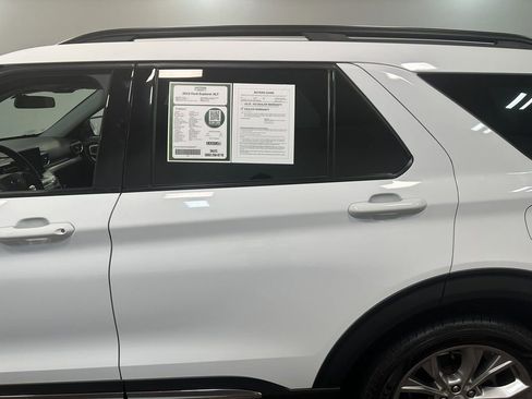 Used 2022 Ford Explorer XLT image 49